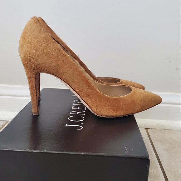 J Crew, Sz 8 Tan suede pumps - Picture 2 of 4